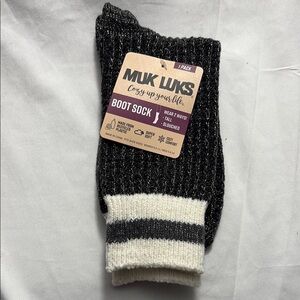 MUK LUKS Women’s Soft Black and Ivory Boot Socks. Wear 2ways, tall or slouched .